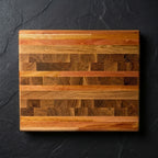 Skärbräda i ek och mahogny, 38x30x3,5 cm